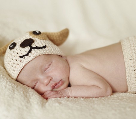 163080738