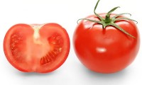 Bright_red_tomato_and_cross_section02