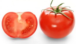 Bright_red_tomato_and_cross_section02