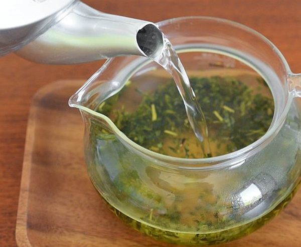 Boil Green Tea leaves