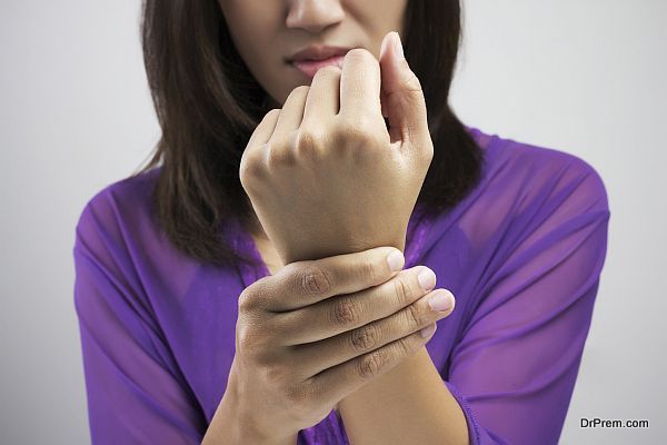 Acute pain in a women wrist