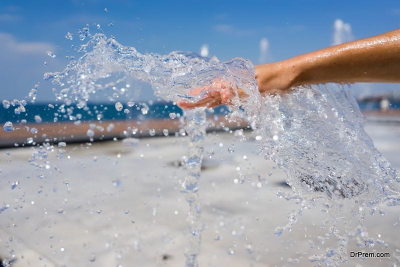 Soaking the wound in cold water